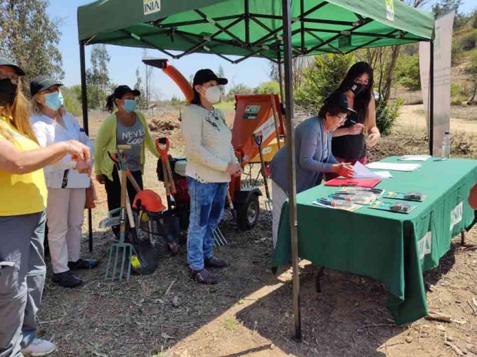 INIA La Platina continúa la entrega de maquinarias para apoyar manejo de residuos agrícolas y evitar uso del fuego en zonas rurales de la provincia de Melipilla