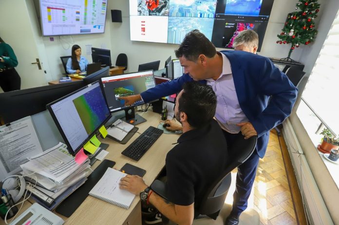 Ministro Valenzuela e incendios forestales en el país “El 52% ocurren por negligencia o accidente mientras que un 35% por intencionalidad” Ministro Valenzuela e incendios forestales en el país “El 52% ocurren por negligencia o accidente mientras que un 35% por intencionalidad”