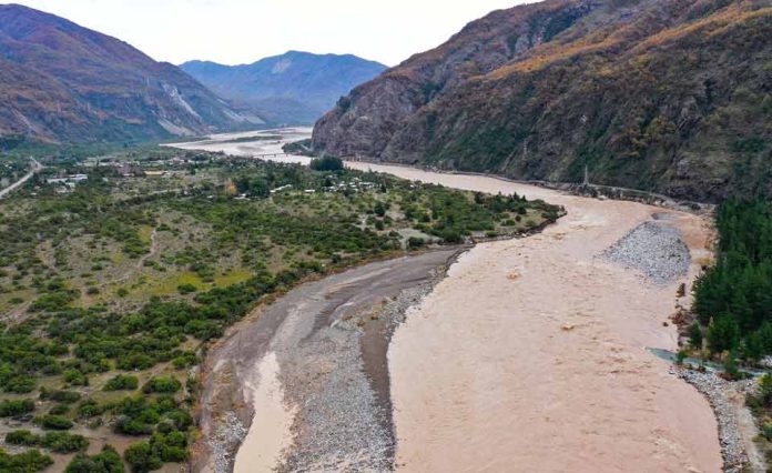 Ministerio de Obras Públicas informa que embalses tienen un 34% más de aguas almacenadas respecto al 2022