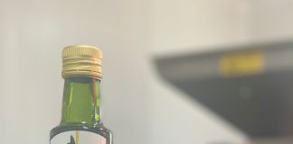 Olivicultores de Cooperativa El Hueso de Taltal envían su producción de aceite de oliva a Italia para participar en concurso internacional 