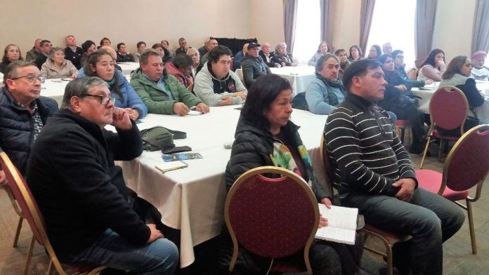 Gran interés concita capacitación sobre calidad del agua, impartida por la Comisión Nacional de Riego, a dirigentes de organizaciones comunitarias de la Provincia del Biobío