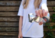 Reciclar latas de aluminio evita la emisión de gases de efecto invernadero Reciclar latas de aluminio evita la emisión de gases de efecto invernadero