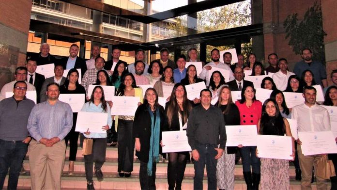 Profesionales del agro y productores hortícolas se capacitan en técnicas de manejo en invernaderos con apoyo de Corfo