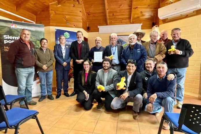 Asociación Gremial de Agricultores de Ñuble y BancoEstado firman inédito convenio de colaboración