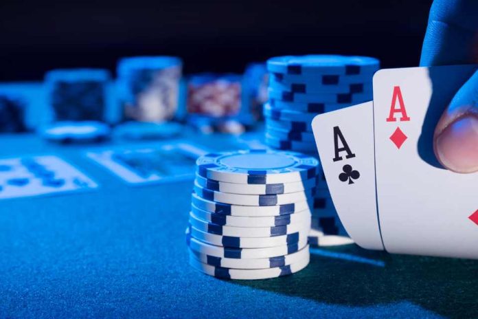 Aprende como leer las cartas del poker