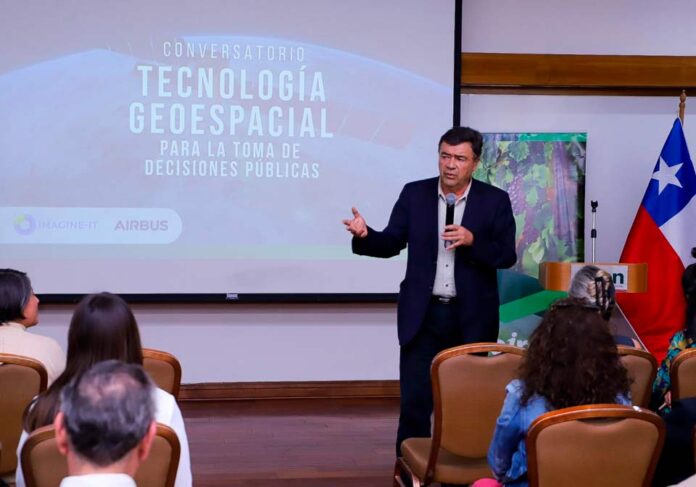 Ministro Valenzuela en seminario de tecnología geoespacial: “La información satelital aplicada es clave para seguir ampliando nuestras políticas públicas”