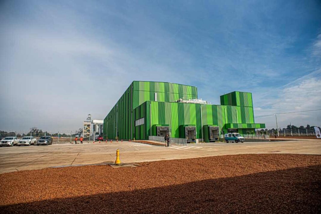 Ferrero inauguró su segunda planta de procesamiento de avellanas con una inversión de 75 millones de dólares
