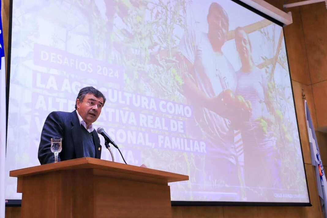 Ministro Valenzuela y Subsecretaria Fernández presentan Cuenta Pública Participativa 2024 del Ministerio de Agricultura