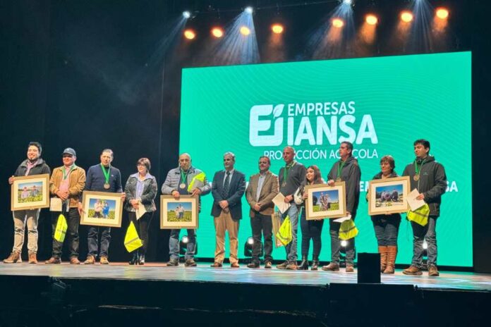 Empresas Iansa premia a 16 agricultores del país por rendimiento, trayectoria y buenos resultados de la Temporada 2022-2023