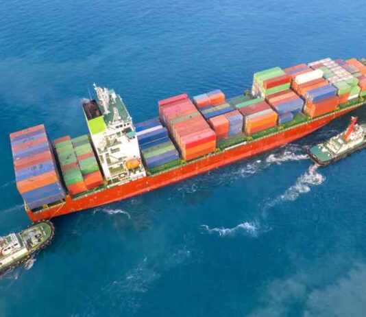 Experto analiza el impacto del aumento de tarifas navieras en el transporte internacional de carga