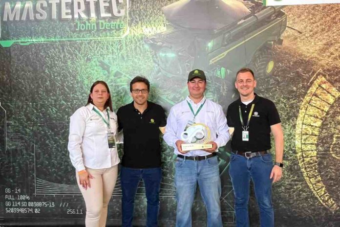 Chileno se convirtió en el mejor técnico de maquinaria agrícola de Hispanoamérica