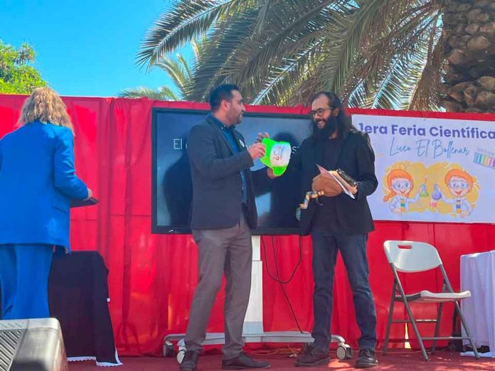 Con un llamado a la acción climática del geógrafo chileno Marcelo Lagos, se inauguró la 1° Feria Científica de Bollenar