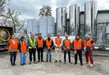 Delegación peruana visita planta de FuturoCoop para explorar avances en sostenibilidad e innovación láctea