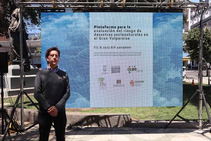 Académicos USM presentan proyecto que previene catástrofes en Valparaíso a comunidad y estudiantes de la región