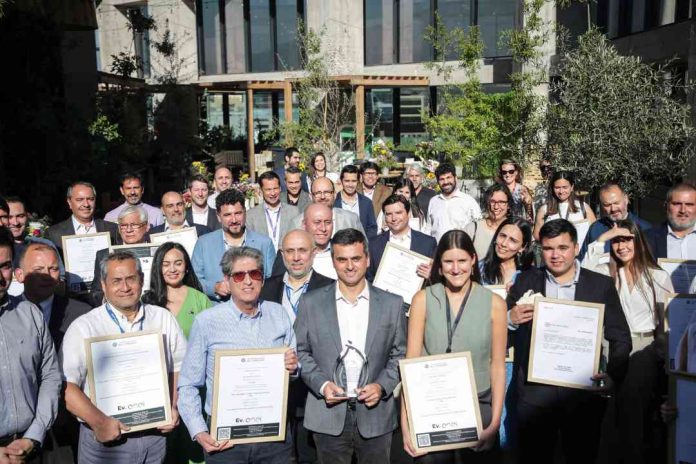 Volcán recibe reconocimiento de Enel por su compromiso con la sostenibilidad