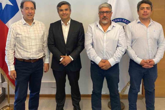 Directivos de Emporcha se reúnen con gobernador regional: Consejo Ciudad Puerto y proyectos de desarrollo fueron los focos