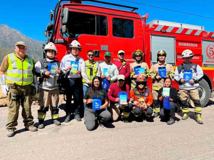 Entregan material informativo para prevención de incendios en la Región de O’Higgins