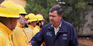 Ministro Valenzuela lamenta muerte de tres brigadistas que combatían en incendio forestal en La Araucanía