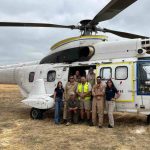 Helicóptero Super Puma vuela desde Chile para combatir los incendios forestales en la Patagonia Argentina