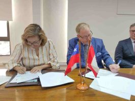 Chile y Canadá firman Plan Operativo para enfrentar emergencias de incendios forestales Chile y Canadá firman Plan Operativo para enfrentar emergencias de incendios forestales