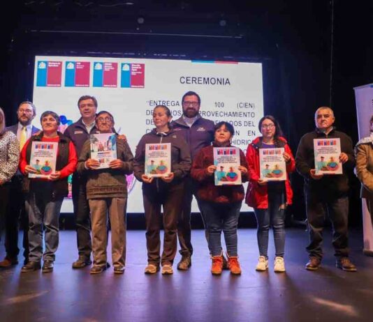 Ministerio de Agricultura entregó 100 derechos de aprovechamiento de aguas a representantes de pueblos originarios de Aysén