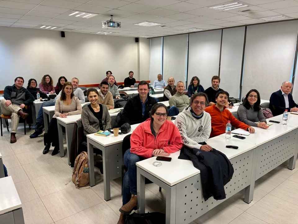 Oscar Mejías Pineda: El Ingeniero Agrónomo de la Sexta Región que Impulsa la Agricultura Regenerativa Frente a los Desafíos Hídricos y Climáticos