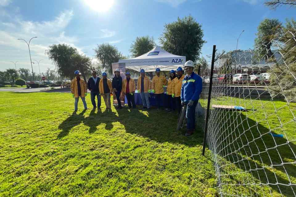 Exitosa capacitación conjunta entre Aceros AZA e Inchalam sobre instalación de Postes AZA