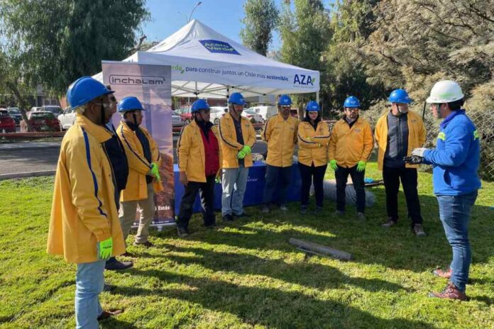 Exitosa capacitación conjunta entre Aceros AZA e Inchalam sobre instalación de Postes AZA Exitosa capacitación conjunta entre Aceros AZA e Inchalam sobre instalación de Postes AZA