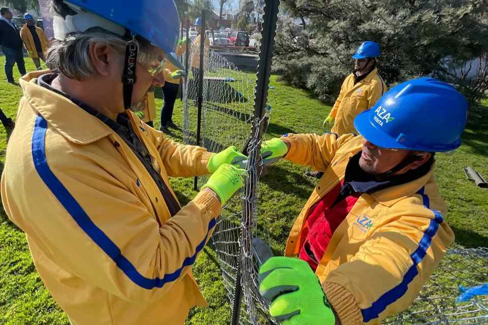 Exitosa capacitación conjunta entre Aceros AZA e Inchalam sobre instalación de Postes AZA