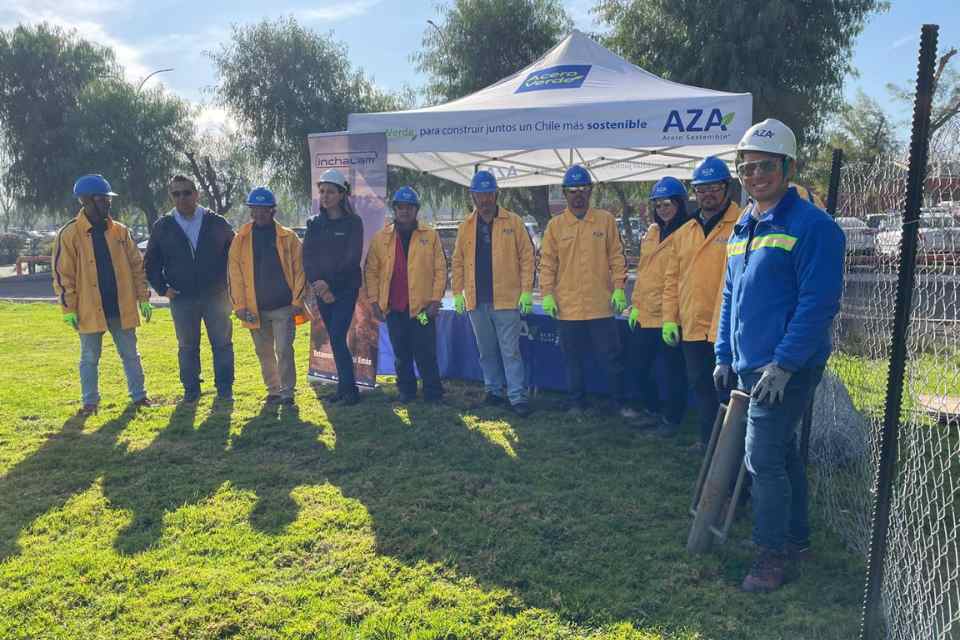 Exitosa capacitación conjunta entre Aceros AZA e Inchalam sobre instalación de Postes AZA