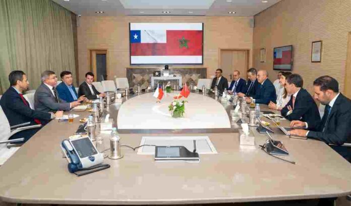 Ministros de Agricultura de Chile y de Marruecos avanzan en una agenda de cooperación en riego, desarrollo agrícola y comercio Ministros de Agricultura de Chile y de Marruecos avanzan en una agenda de cooperación en riego, desarrollo agrícola y comercio