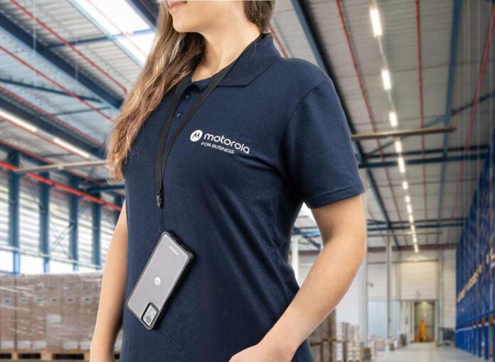 Motorola lanza en Chile smartphones diseñados para clientes empresariales: moto g15 y moto g56 for Business