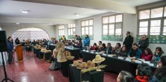 CONAF colabora en la articulación interinstitucional para el manejo sustentable de fibras vegetales en la artesanía tradicional