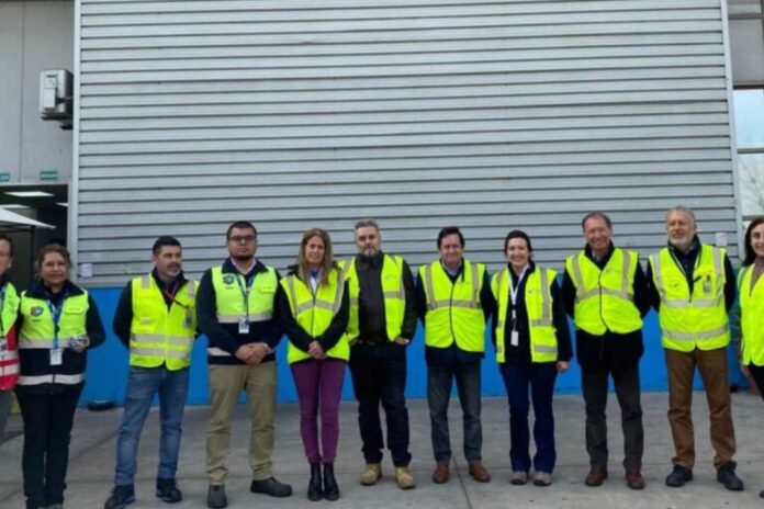 Preparando la nueva temporada Frutas de Chile se reúne con aerolíneas y empresas de servicios logísticos de carga aérea