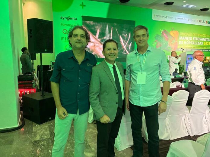 Carlos Meza, CEO de Terragénesis, Presente en el Simposio Internacional de Manejo Fitosanitario de Hortalizas en México Carlos Meza, CEO de Terragénesis, Presente en el Simposio Internacional de Manejo Fitosanitario de Hortalizas en México