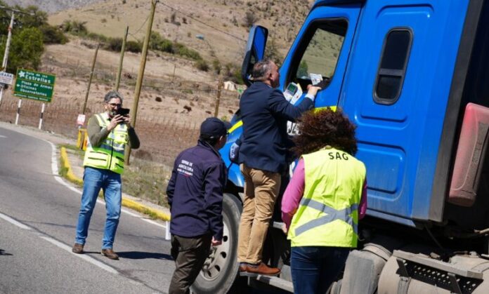 WhatsApp-Image-2025-08-27-at-16.47.16-2-780x470 Autoridades de Vicuña y del agro coordinan acciones de prevención por la Mosca de la Fruta