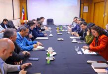 Ministro de Agricultura encabeza reunión con municipios para acelerar tramitación de la ley de incendios y avanzar en agenda de desarrollo rural Ministro de Agricultura encabeza reunión con municipios para acelerar tramitación de la ley de incendios y avanzar en agenda de desarrollo rural