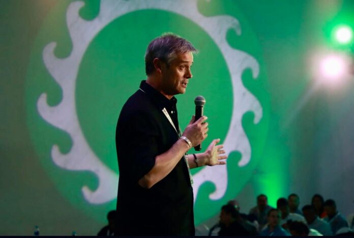 Avanza Consultorías trae a Chile a Carlos Meza para potenciar la agricultura regenerativa en la fruticultura Avanza Consultorías trae a Chile a Carlos Meza para potenciar la agricultura regenerativa en la fruticultura