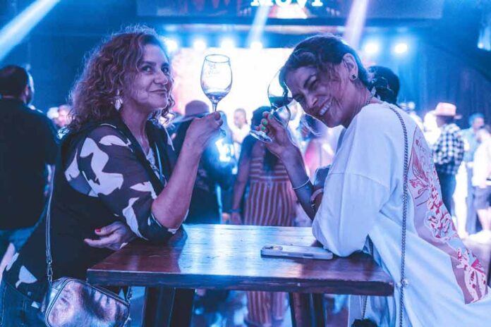 MOVI celebra su décima Movi Night: un espacio para descubrir la pasión y los vinos de los viñateros independientes MOVI celebra su décima Movi Night: un espacio para descubrir la pasión y los vinos de los viñateros independientes