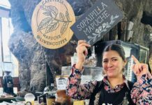 Macarena Huichaman, la emprendedora mapuche que lleva el sabor del maqui al centro de Santiago Macarena Huichaman, la emprendedora mapuche que lleva el sabor del maqui al centro de Santiago