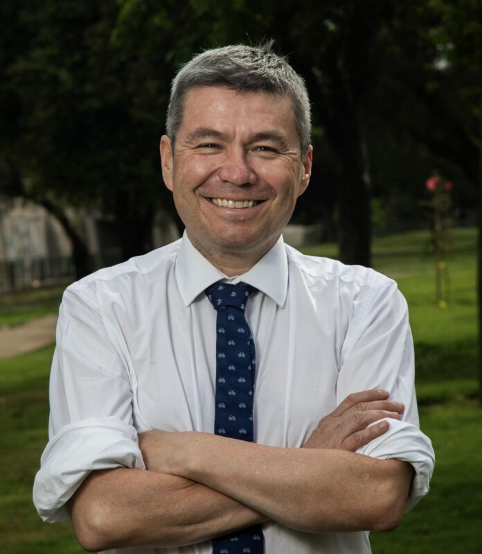 Marcelo Mena se une como jurado al prestigioso Goldman Environmental Prize, que premia a los defensores de la naturaleza y el medio ambiente en todo el mundo (1)