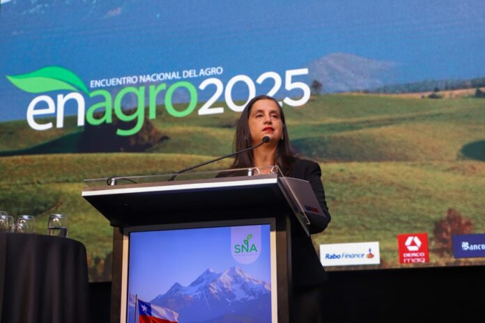 Ministra Fernández destaca dinamismo del sector silvoagropecuario en ENAGRO El crecimiento de 5,8% refleja la fuerza y resiliencia de nuestra agricultura Ministra Fernández destaca dinamismo del sector silvoagropecuario en ENAGRO El crecimiento de 5,8% refleja la fuerza y resiliencia de nuestra agricultura