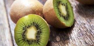 Kiwi, la fruta que se abre camino como aliado del buen dormir