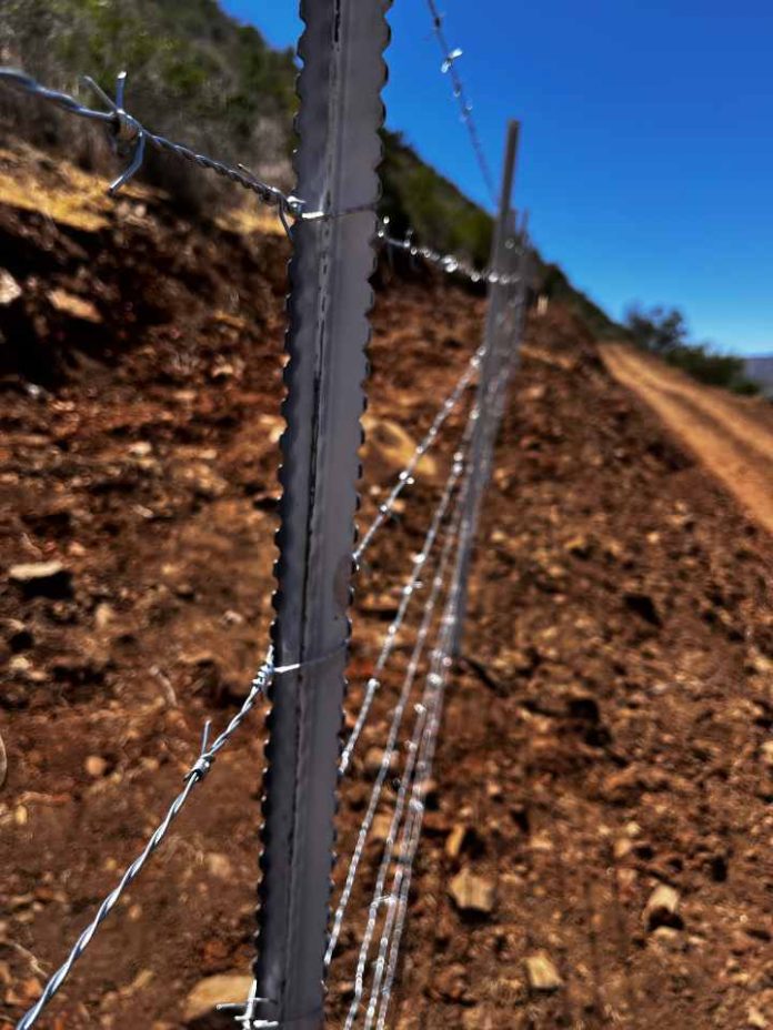 cierre agrícola poste aza. Cliente elige Poste AZA por su rápida instalación en cierre agrícola de 2,9 km