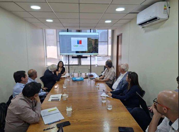 FDF y Frutas de Chile presentaron al SAG innovación digital para el control de la mosca de la fruta: La plataforma permite el monitoreo en tiempo real y terrritorial FDF y Frutas de Chile presentaron al SAG innovación digital para el control de la mosca de la fruta: La plataforma permite el monitoreo en tiempo real y terrritorial