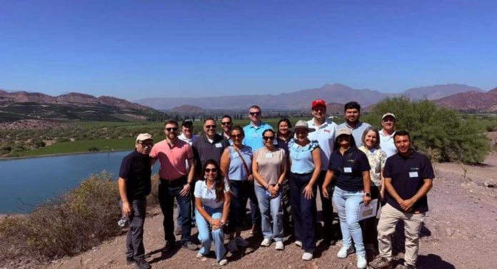 Gigantes del retail visitan Chile para fortalecer la cadena de suministro frutícola