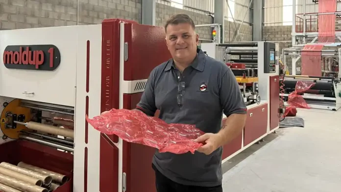 Moldup-bandeja-fruticultura Argentina | Fue productor frutícola en Río Negro, vio un problema y creó una solución inédita