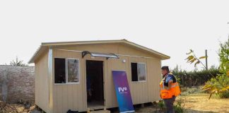 Ministra Fernández encabeza entrega de primeras viviendas de emergencia por incendios en la comuna de San Nicolás