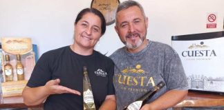 Licores artesanales La Cuesta innova con sistema braille en sus botellas para promover la inclusión