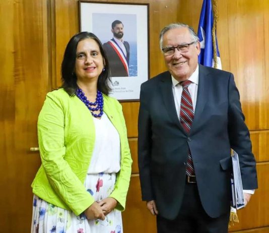 Ministra Ignacia Fernández se reúne con Jaime Campos para iniciar el traspaso en el Ministerio de Agricultura Ministra Ignacia Fernández se reúne con Jaime Campos para iniciar el traspaso en el Ministerio de Agricultura